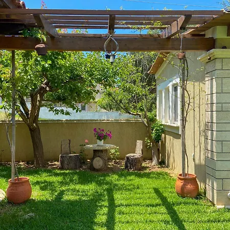 Apartment Ifigeneia's *